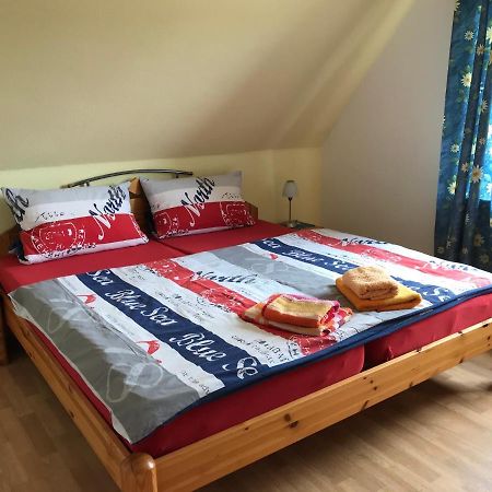 Lolo'S Ferienwohnung Бюзум Экстерьер фото